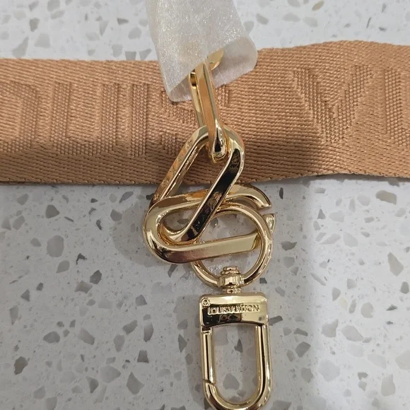 CAMEL Monogram Coussin - Picture 8 of 11